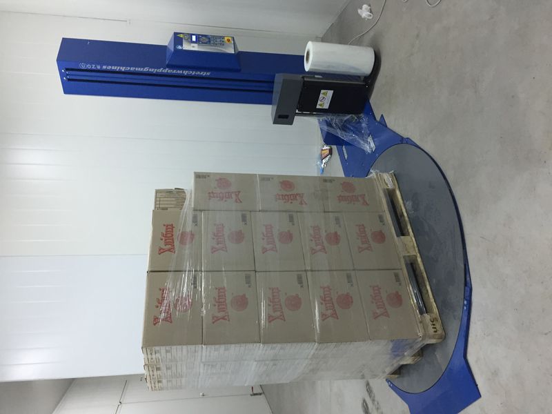 Semi-automatic pallet wrapping machine C-ONE PLANA 240103.5791 photo